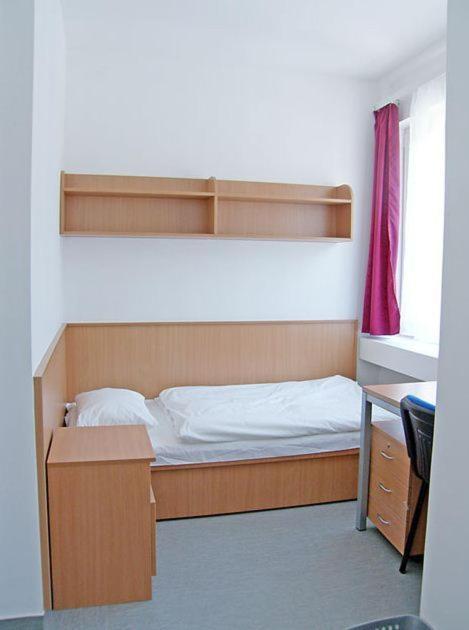 Imola Hostel Eger Værelse billede
